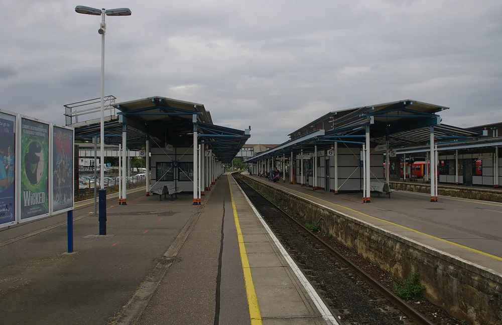Guildford to London Trains: 32-Min Fastest & 2026 Fares